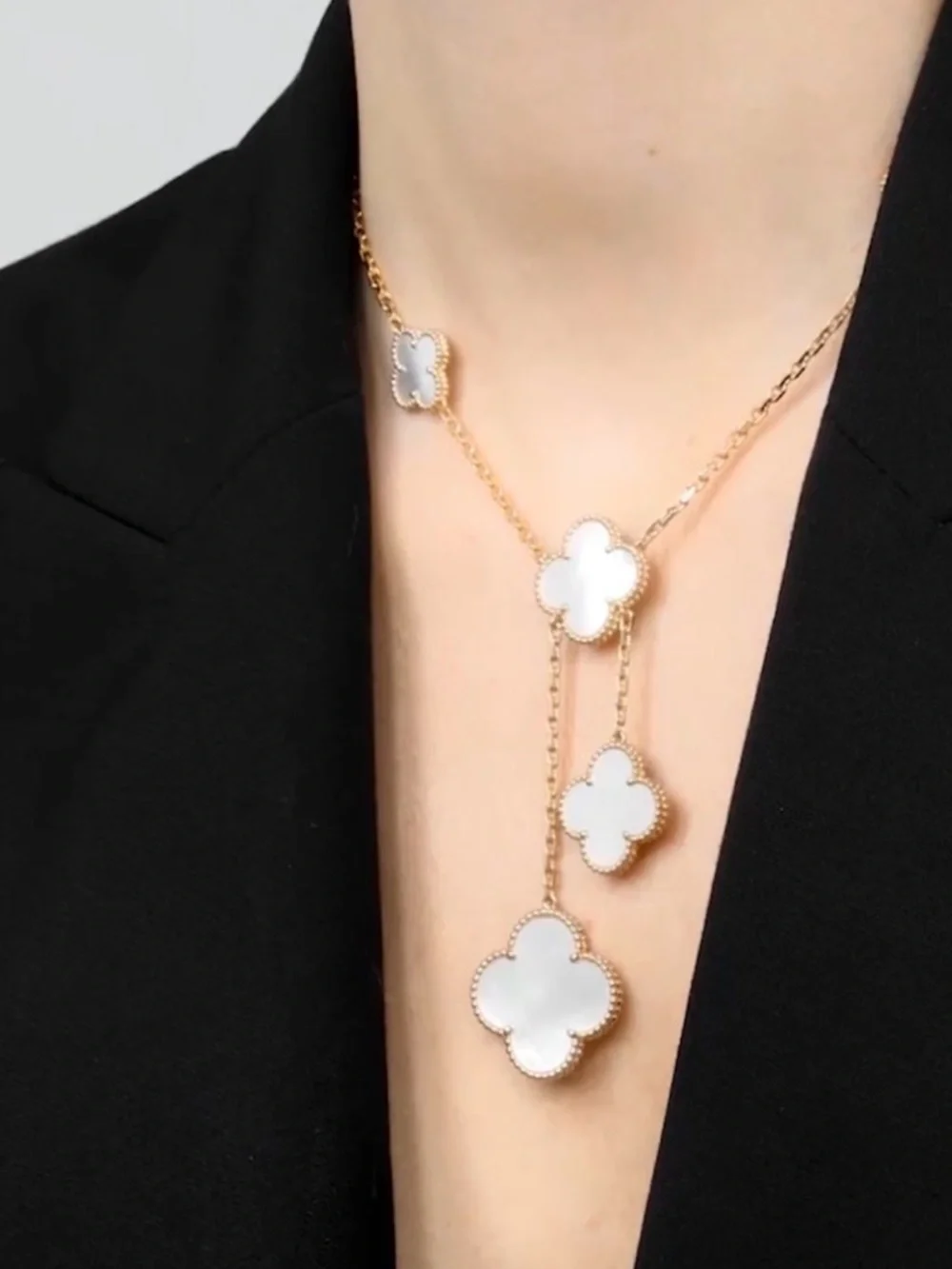 Alhambra inspired Gold and White Clover Necklace - Luxury  Jewelry

Brand New! - Picture 7 of 7